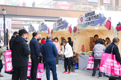 国产羽绒服这么贵了?逛完工厂店,发现价格"太香了"